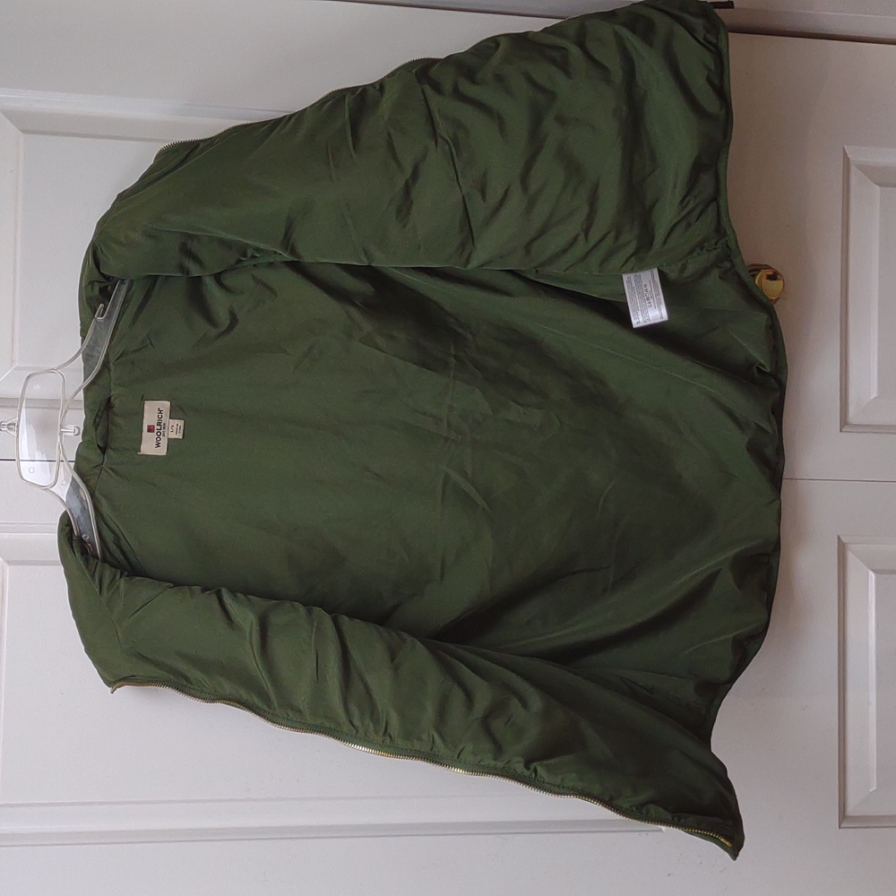 Woolrich Women's Olive Quilted Washable Down Insulated Full Zip Vest Gold Detail - Picture 9 of 9